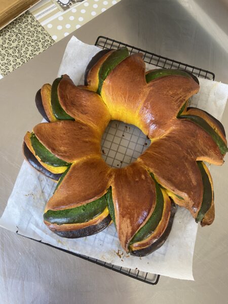 CENTROTAVOLA DI PANE TRICOLORE - ZUCCA, SPINACI E CAROTA VIOLA