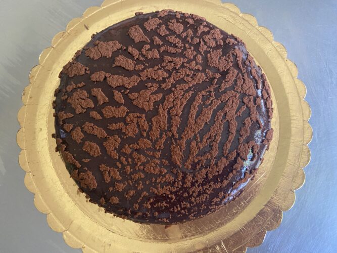 LA CUPOLA NERA – torta moderna cioccolato e pralinato