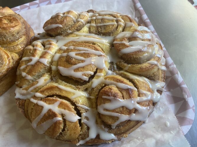 Cinnamon roll tart