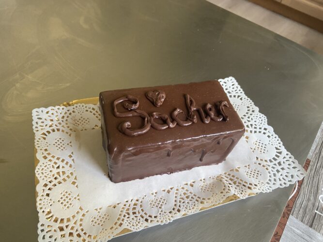 MINI SACHER TRAVEL CAKE