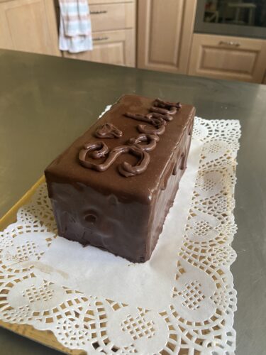 mini sacher cake