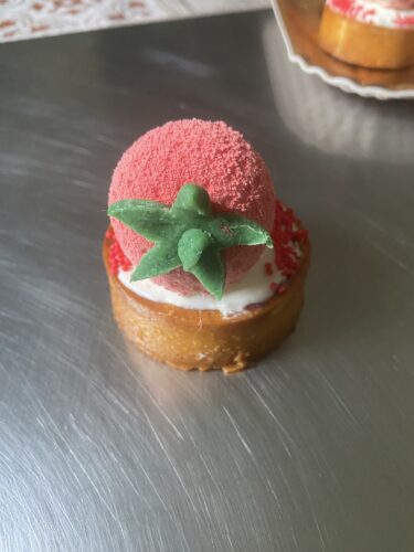 strawberry cheesecake mignon tart