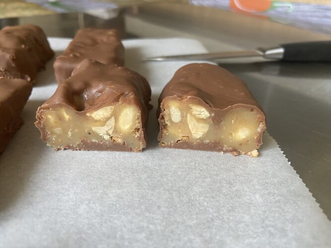 SNICKER BARS