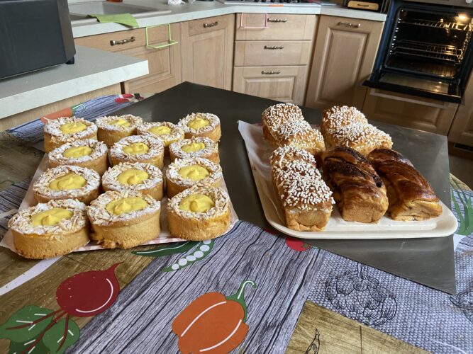 BRIOCHE ALLE MANDORLE E TANTO ALTRO