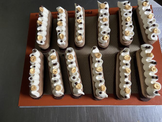 eclair nocciola cioccolato