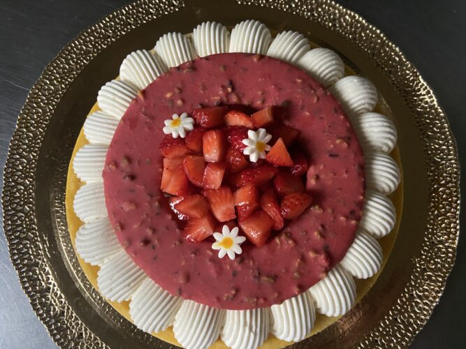 CROSTATA MODERNA CREMA E FRAGOLE