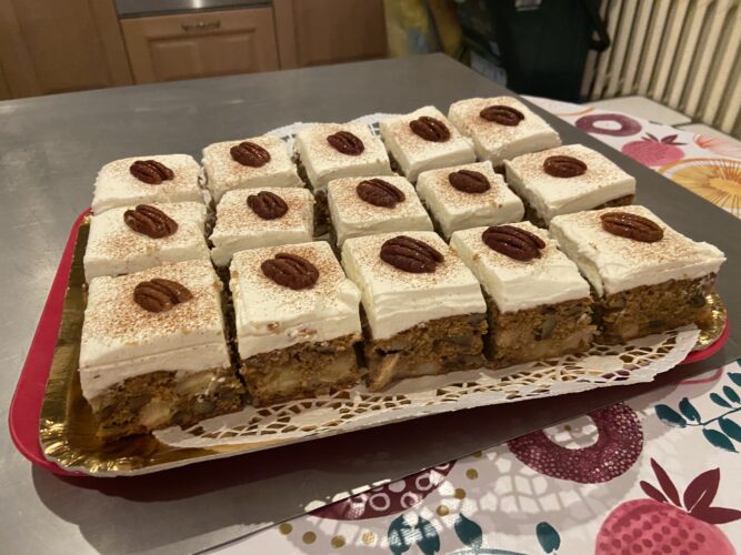 pecan mini cake