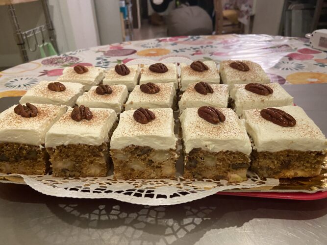 pecan mini cake