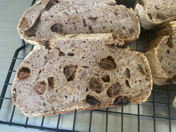 pane castagne noci uvetta madre