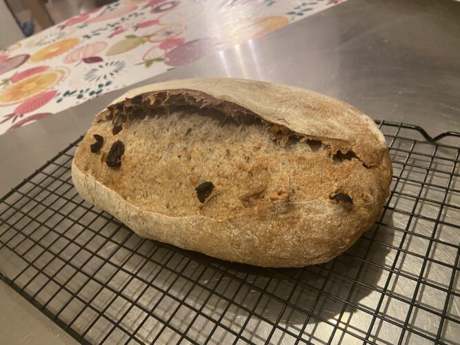 pane 5 cereali uvetta noci