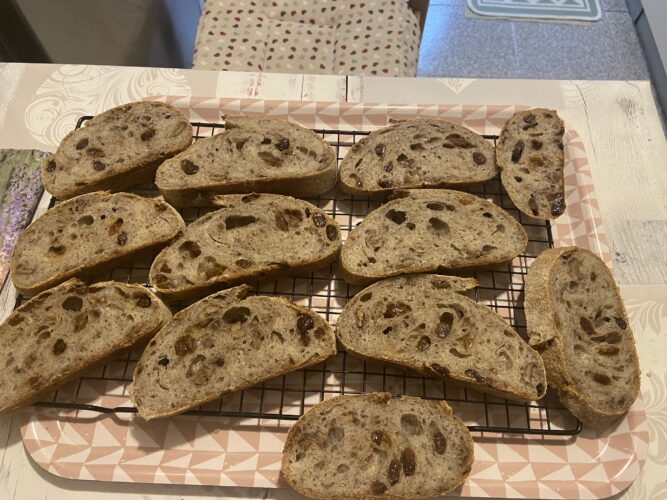 pane 5 cereali uvetta noci
