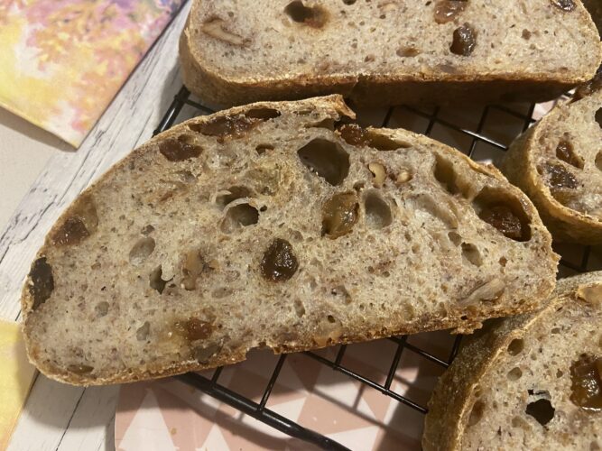 pane 5 cereali uvetta noci