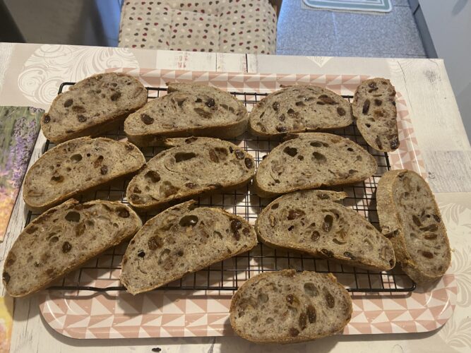 pane 5 cereali uvetta noci