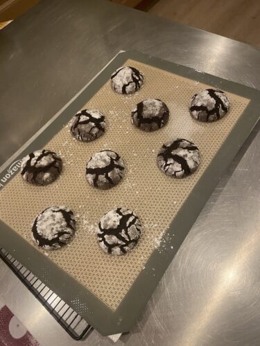 chocolate crinkle cookie