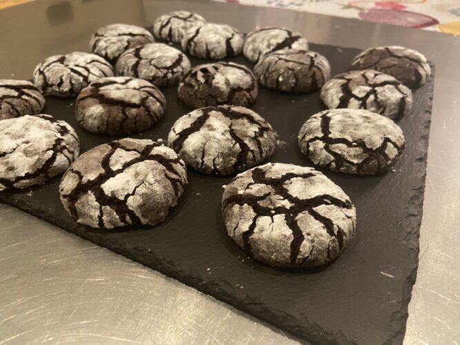 chocolate crinkle cookie