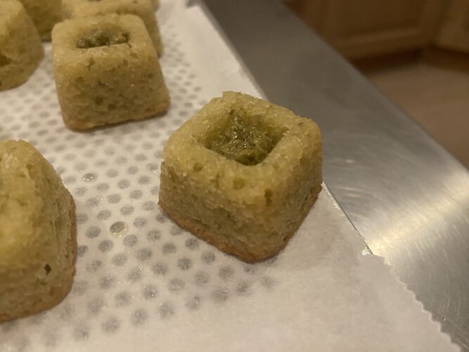 mini cake pesto
