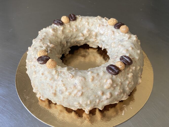 cake cappuccino glassa amaretti