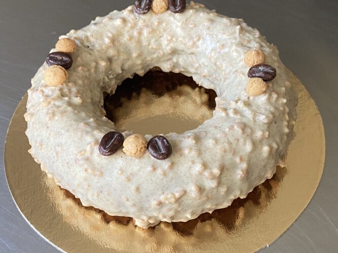 cake cappuccino glassa amaretti
