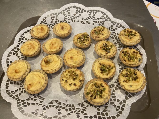 mini tart tonno capperi pistacchio