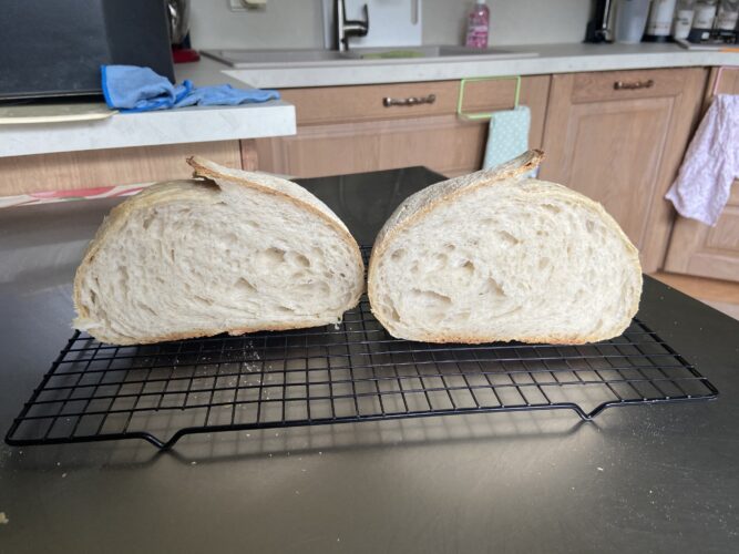 pane bianco lievito madre cotto pentola