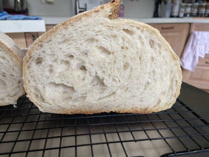 pane bianco lievito madre cotto pentola