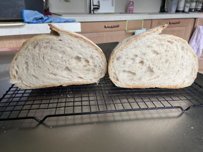 pane bianco lievito madre cotto pentola
