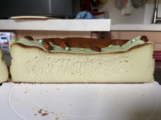 cheesecake basca bruciata pistacchio