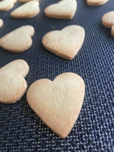 biscotti cuoricini latte condensato vaniglia senza uova