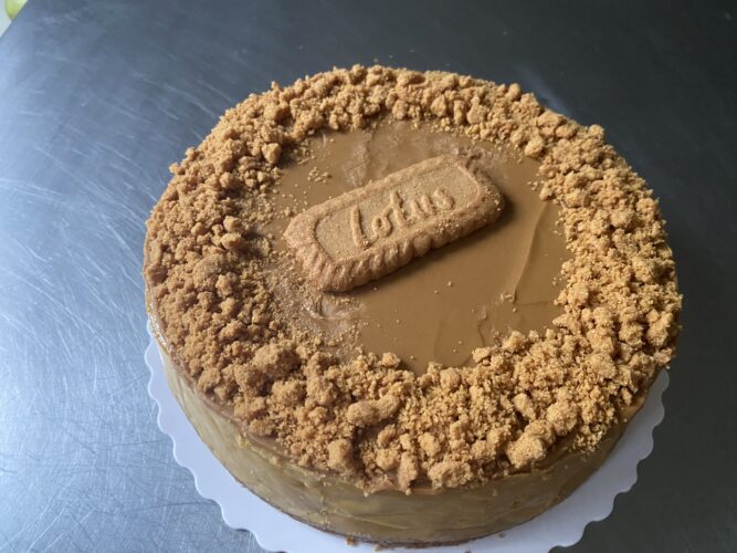 lotus biscoff baked cheesecake
