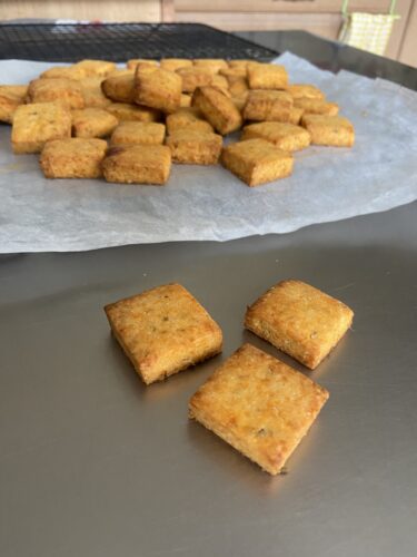 biscotti salati cubetti pomodoro