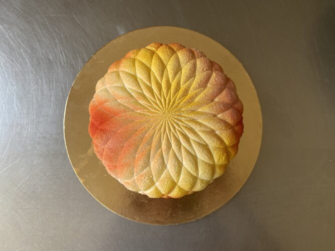 dahlia torta moderna cioccolato bianco mango passion fruit