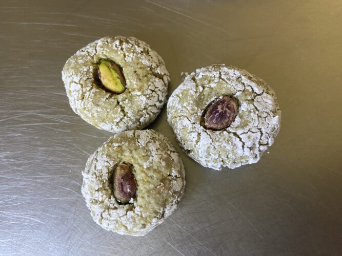 amaretti pistacchio senza glutine senza lattosio