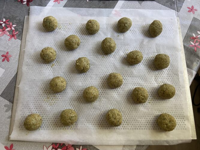 amaretti pistacchio senza glutine senza lattosio
