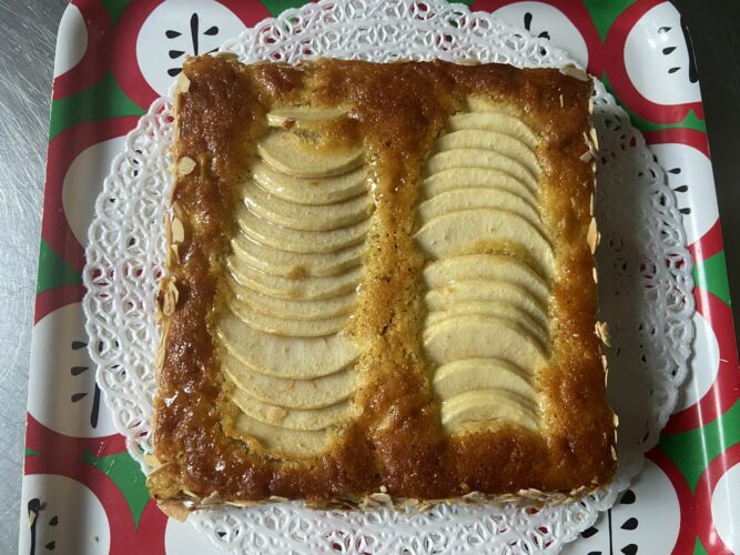 torta quadro mele fava tonka