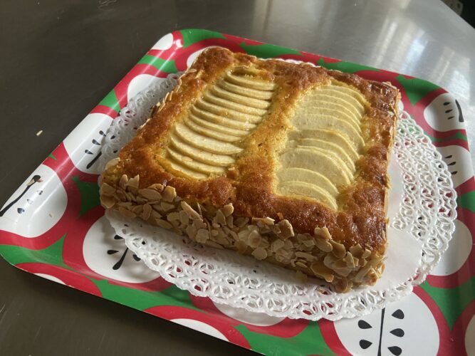 torta quadro mele fava tonka