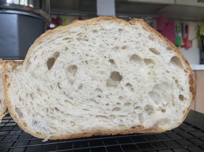 pane semplice cotto in pentola lievito madre