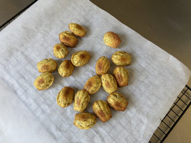mini madeleine al the earl grey
