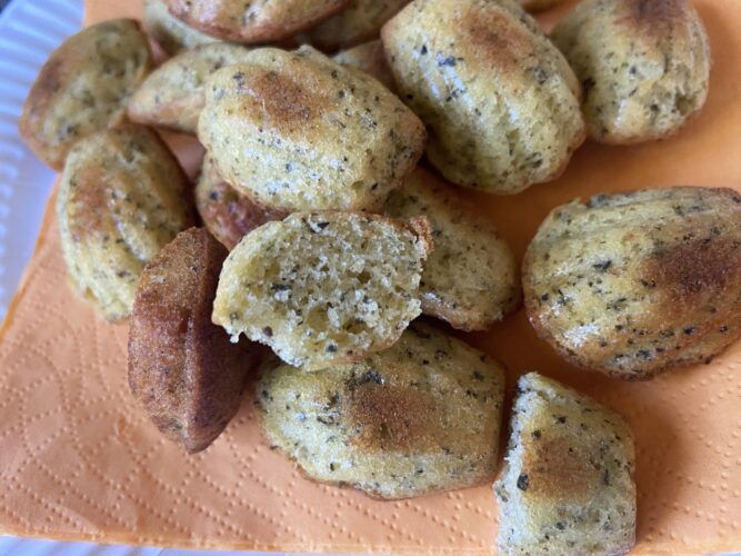 mini madeleine al the earl grey