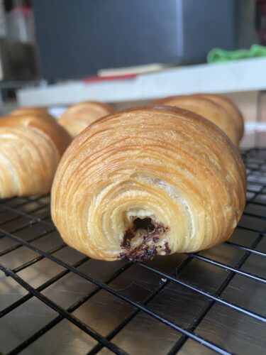 mini pain chocolate topping