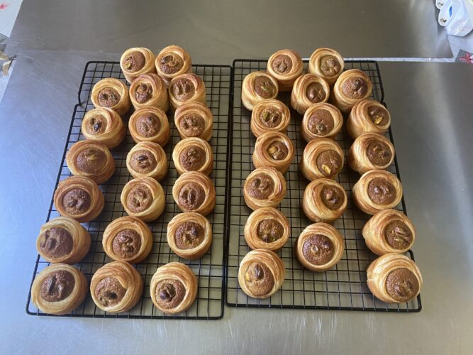 cuore pistacchio financier croissant