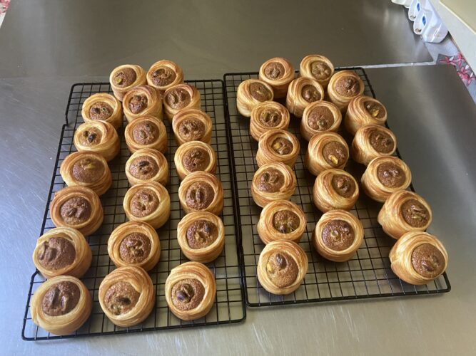 cuore pistacchio financier croissant