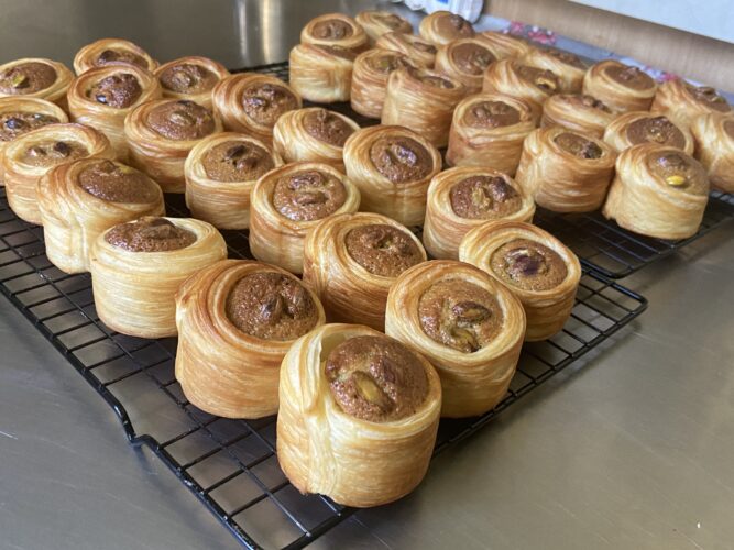 cuore pistacchio financier croissant