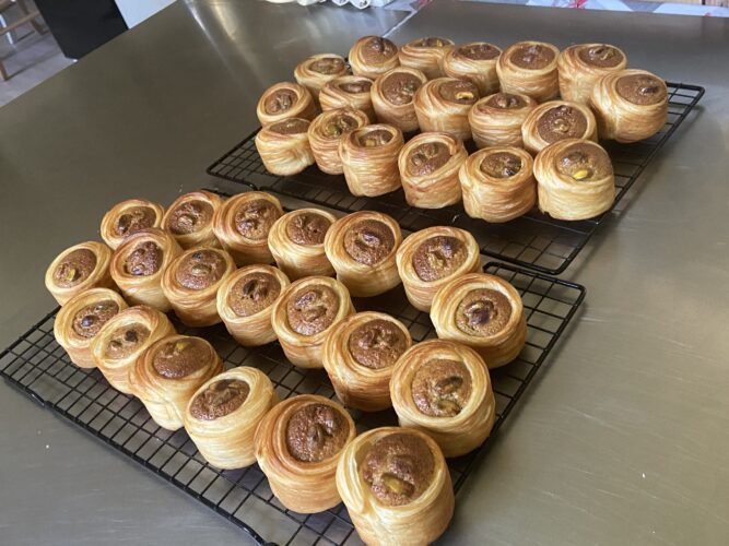 cuore pistacchio financier croissant