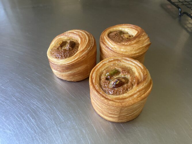 cuore pistacchio financier croissant