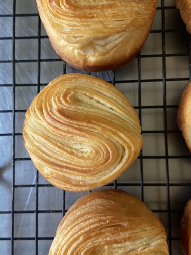 mini esse croissant