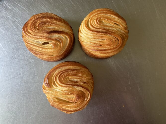 mini esse croissant