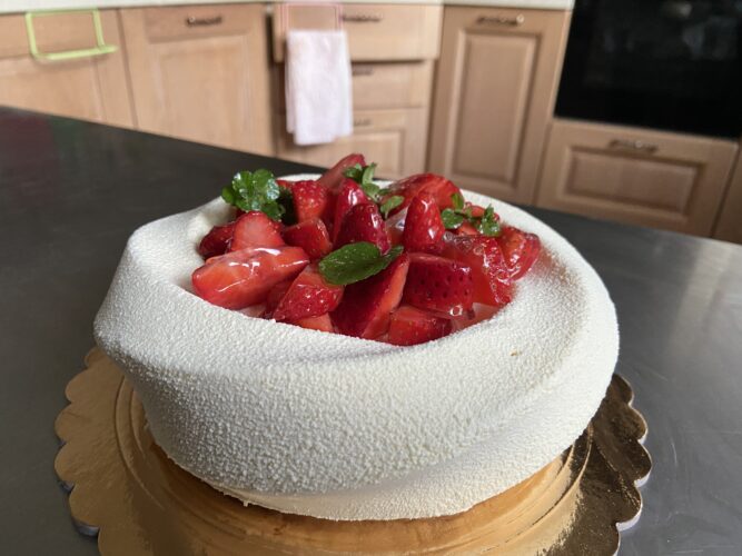 karma alle fragole torta moderna