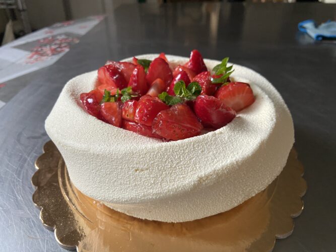 karma alle fragole torta moderna