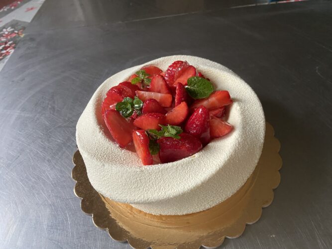 karma alle fragole torta moderna