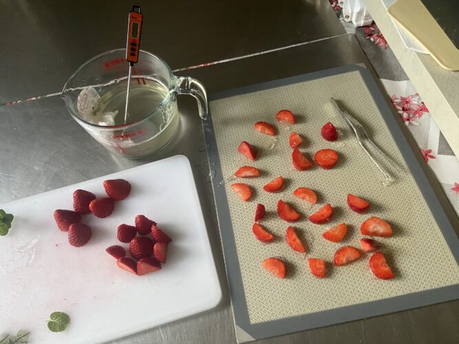 karma alle fragole torta moderna